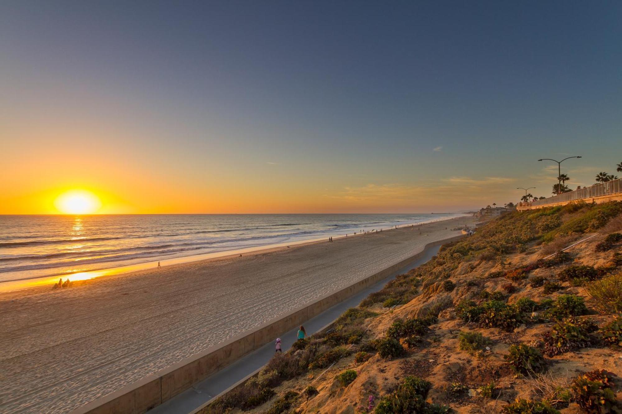 Walk To The Beach - Outdoor Dining - Spacious Carlsbad Exterior foto