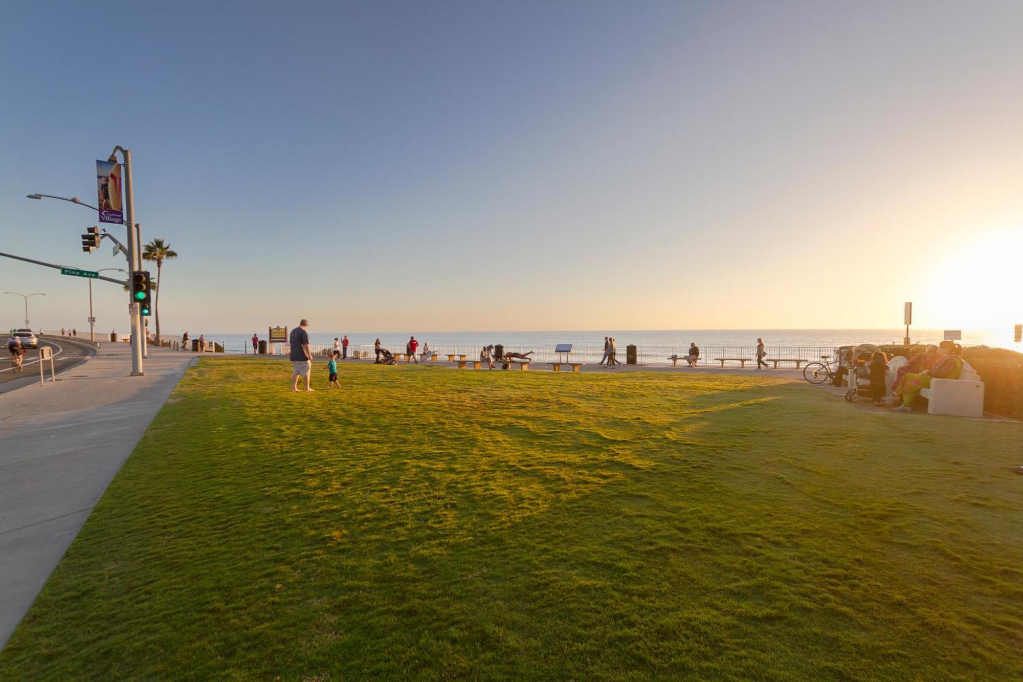 Walk To The Beach - Outdoor Dining - Spacious Carlsbad Exterior foto